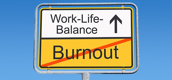 Straßenschild Richtung Work-Life-Balance